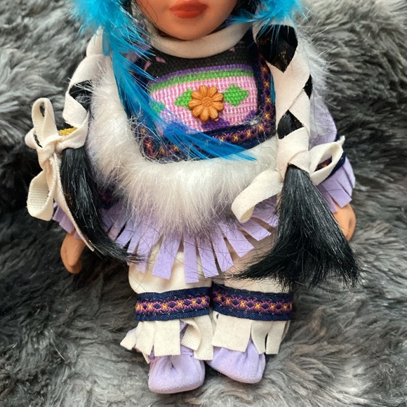 Collectible Kinnex Porcelain Doll - Picture 15 of 16